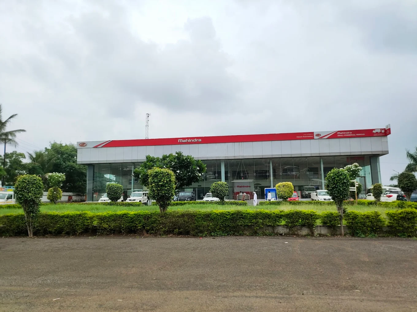 MAHINDRA Aakash Automotives